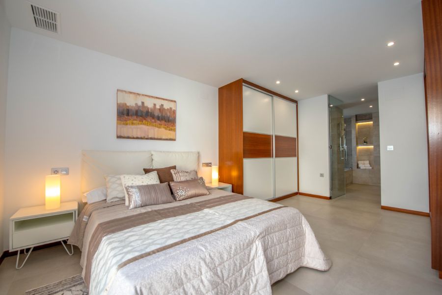 Dormitorio principal con vestidor